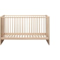 Miniatyrbillede 3 af 6: NIKO trio babyværelse - 70x140 cm seng + 2-dørs puslebord + 2-dørs garderobe - Naturlig egetræsindretning - TRENDTEAM Naturlig ek