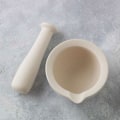 Miniatyrbillede 4 af 4: Hvid stentøjsmorter og støder + ingefær rhizom - 50 g Vit