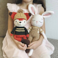 Miniatyrbild 3 av 4: Min virkade Amigurumi-kanin i plysch Flerfärgad