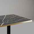Miniatyrbillede 4 af 4: Bord 70 x 70 cm - Milan model samas marmor med messingkanter Svart