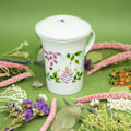 Pikkukuva 2 / 4: Posliinikukkateepannu 250 ml + Bonne Etoile yrttitee Vit