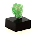 Pikkukuva 1 / 2: Kivet ja mineraalit. Tsavorite-granaatti. 9,1 ct. Manyaran alue, Tansania. Röd
