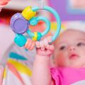 Miniatyrbillede 6 af 6: BRIGHT STARTS Pink Flamingo Baby Bouncer, beroligende vibrationer, Activity Arch med interaktivt legetøj Flerfärgad