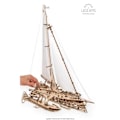 Miniatyrbillede 2 af 6: Ugears 3D Puslespil Trimaran Merihobus træskib til modelbygning kastanj