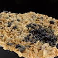 Miniatyrbillede 1 af 3: Tetrahedrit på dolomit 82,1 karat Flerfärgad