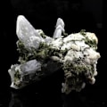 Miniatyrbillede 1 af 5: Sten og mineraler. Epidot + Kvarts. 1965,0 ct. Le Cornillon, Bourg d'Oisans, Frankrig..
