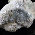 Miniatyrbillede 3 af 3: Sten og mineraler. Fluorit + Kvarts. 1659,5 ct. Pratclaux, Langeac, Haute-Loire, Frankrig.