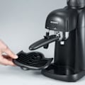Miniatyrbild 2 av 5: SEVERIN KA5978 Espressobryggare, Ånga för mjölkskum, liten espressomaskin, 4 koppar kaffemaskin, 3,5 bars pump, svart Svart