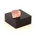 Miniatyrbillede 2 af 2: Sten og mineraler. Pink fluorit. 4,19 ct. Mont Blanc-massivet, Frankrig. Rosa