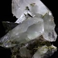 Miniatyrbillede 2 af 4: Sten og mineraler. Kvarts, Epidote, Byssolite. 149,5 ct. Chamrousse, Belledonne, Isère, Frankrig..