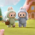 Miniatyrbilde 5 av 5: Labubu Macaron Monster Nøkkelring De Spennende Monsters Macarons Vinyl Ansikt Plysj Nøkkelringer Kunst Samleobjekter Leksaker Gaver Spring Wild