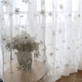 Vit blommig broderad skir gardinpanel 2-pack polyestervoile 150x240cm White