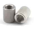 20 kpl M8 pyällettyjä muttereita, 12 x 40 mm, 304 ruostumatonta terästä. Pyöreät kierremutterit. Pyöreät liitosmutterit.