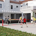 Miniatyrbild 2 av 10: Pickleball Net Portable Set 6,7 m Pickleball System med nät, Court Marking Set, bollsamlare, fyra bollar och bärväska för utomhusbruk, uppfart