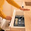 Pikkukuva 3 / 8: Ruokailuvälinetarjotin metallilaatikoille