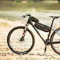 Miniatyrbillede 5 af 9: Hård, vandtæt cykelsteltaske. 1,6L sort