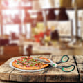 Pikkukuva 2 / 7: Pizzasakset ja nostin