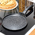 Miniatyrbillede 2 af 11: Pandekagepande granit BLACK LINE 24 cm