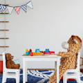 Miniatyrbild 3 av 9: Barnbord med 2 stolar