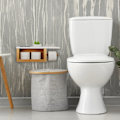 Pikkukuva 2 / 8: Bambuinen wc-paperiteline hyllyllä