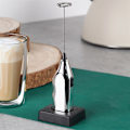 Miniatyrbild 2 av 8: Elektrisk mjölkskummare med ställning, batteridriven