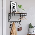Pikkukuva 2 / 5: LOFT puinen hylly vaateripustimilla