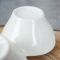 Miniatyrbillede 5 af 9: Skål i hvidt porcelæn med tre rum til dip og snacks