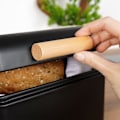 Pikkukuva 4 / 10: Kompakti musta metalli leipälaatikko saranoidulla kannella