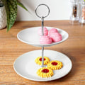 Miniatyrbillede 2 af 10: Elegant to-lags porcelænsfad til desserter og forretter