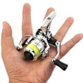 Miniatyrbillede 1 af 5: Mini Bærbar Metal Spinnehjul Lille Støbe Hjul Lille Rocker Fiskehjuls Fiskehjuls