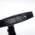 Miniatyrbilde 5 av 5: Håndholdt, bærbar, ergonomisk digital bagasjeskala med håndtak for hjemmebruk og reiser
