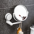 Miniatyrbild 1 av 5: Sugkoppsspegel Väggmonterad Badrumsspegel Smink Spegel 360° Justerbar Dubbelsidig Förstoringsglas Spegeldator Spegelsbordsspegel