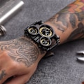 Miniatyrbillede 3 af 5: REMAKE Punk stil mænd ure Oulm 1167 Ny Retro Mand Kvarts Ur Unik 3 Tidszone Kvarts Ur Læder Mand Militær Armbåndsur sort