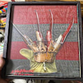 Miniatyrbillede 4 af 5: Mareridt Nostalgi: Freddy Krueger Handske og Trøje Display - Perfekte Festartikler til A Nightmare on Elm Street Fans