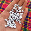 Miniatyrbilde 3 av 5: 4x7mm Runde tall Akrylperler 0-9 Hvite DIY Håndlagde Perler Smykketilbehør 500stk