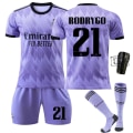 Pikkukuva 5 / 11: 22-23 Real Madrid vieraspaita violetti nro 9 Benzema 14. kerran muistopainos 20 Vinicius 10 Modric Size 9 with socks #L