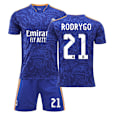 Pikkukuva 1 / 11: 21-22 Real Madrid vieraspaita kuninkaallisen sininen nro 9 Benzema paita nro 20 Vinicius 10 Modric 8 Kroos Real Madrid away number 21 XS#