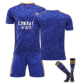 Miniatyrbillede 7 af 11: 21-22 Real Madrid udebane kongeblå nr. 9 Benzema trøje nr. 20 Vinicius 10 Modric 8 Kroos Real Madrid away number 8 16#