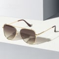 Miniatyrbilde 2 av 7: Motetrendy solbriller med tilpasset logo, luksuriøse briller, UV400-briller, engros metall solbriller for kvinner og menn 2024 C3 fashion sunglasses
