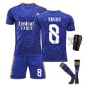 Pikkukuva 4 / 11: 21-22 Real Madrid vieraspaita kuninkaallisen sininen nro 9 Benzema paita nro 20 Vinicius 10 Modric 8 Kroos Real Madrid away number 21 26#
