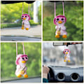 Pikkukuva 5 / 5: Auton lisävarusteet Swing Duck Swinging Duck Auton riipuskoriste Ihana Swinging Duck Auton riipus Siisti lentävä ankka aurinkolaseilla Auton taustapeili Pink
