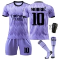 Pikkukuva 2 / 11: 22-23 Real Madrid vieraspaita violetti nro 9 Benzema 14. kerran muistopainos 20 Vinicius 10 Modric Size 9 with socks #L