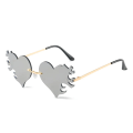 Miniatyrbillede 7 af 7: 2024 Nye Fashion Party Metal Rimless Trendy Solbriller Rammeløse Hjerte Ild Solbriller C6