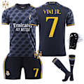Pikkukuva 2 / 11: 23-24 Real Madrid vierasjalkapalloasu No. 7 Vinicius 5 Bellingham 10 Modric lasten pelipaita setti Size 4 Protective Gear with Socks XL
