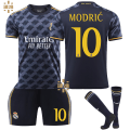 Pikkukuva 7 / 11: 23-24 Real Madrid vierasjalkapalloasu No. 7 Vinicius 5 Bellingham 10 Modric lasten pelipaita setti Size 11 socks 26 yards