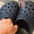 Miniatyrbilde 2 av 6: Stor Tå Croc Charm med Hår Gjenbrukbar Lett Sko Dekor for Hule Tresko med Pels with Fur 10Pcs