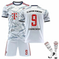 Pikkukuva 1 / 5: Kausi 2021-2022 FC Bayern München Jalkapallopaidat Vieras M