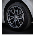 Miniatyrbilde 4 av 5: Tesla Model 3 YSX Hjulkapselsett Senterkopp Hjulkapselmutterdeksel Svart Rød Hvit Grå Med 4 Senterkopper 20 Mutter Sky(FQ) Black Red Matte