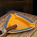 Miniatyrbild 2 av 4: Cohiba Cigarr Askfat Triangulär Bärbar Tre Fack Keramisk Askfat Hem Gadgets (ZYH)