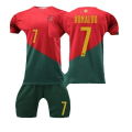 Pikkukuva 5 / 11: 22-23 Portugalin jalkapallon MM-kotikentän peliasusetti nro 7 Ronaldo paita nro 8 B Fee nro 23 Felix No number socks #XS